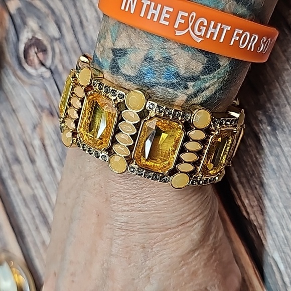 NEW GOLD TONE AMBER STONE STRETCH FASHION BRACELET - Picture 6 of 7